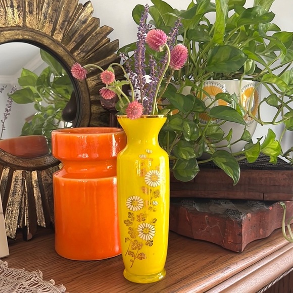 Vintage Yellow White Floral Glass Bud Vase - Picture 4 of 4